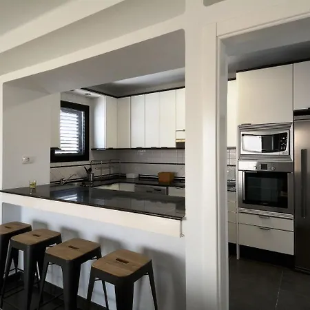 Cozy Holiday Puerto Del Carmen With Swimming Pool بويرتو ذيل كارمين