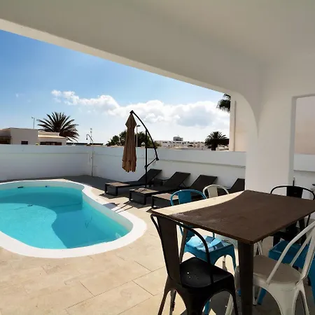 Cozy Holiday Puerto Del Carmen With Swimming Pool Hébergement de vacances *